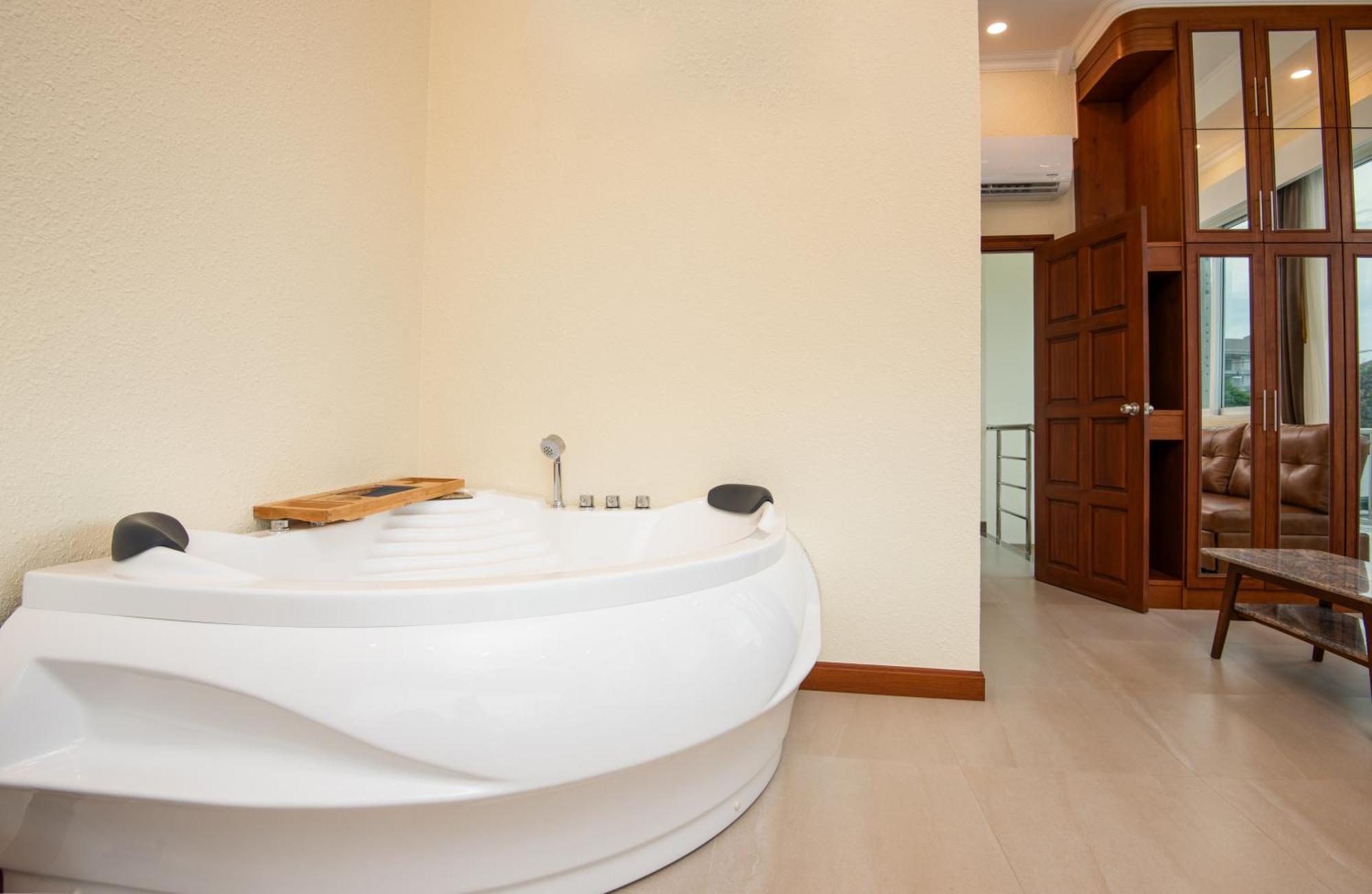 Pratamnak Luxury Resor *